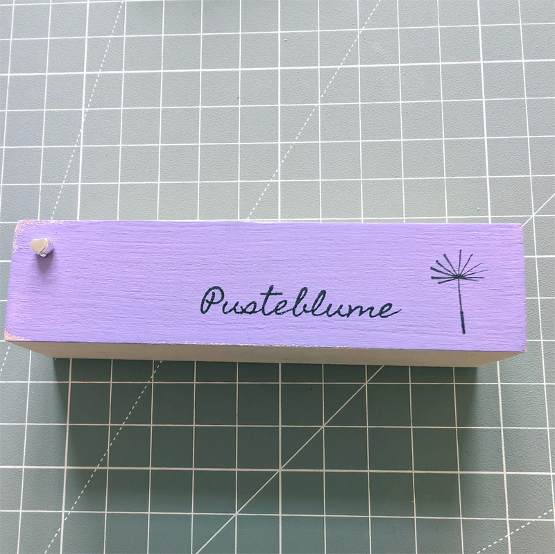 wortkloetzchen wortbaustein lila mit stempelung pusteblume